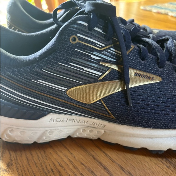 Brooks Dark Blue Men Athletic Shoes 10 NWOT - Picture 2 of 10